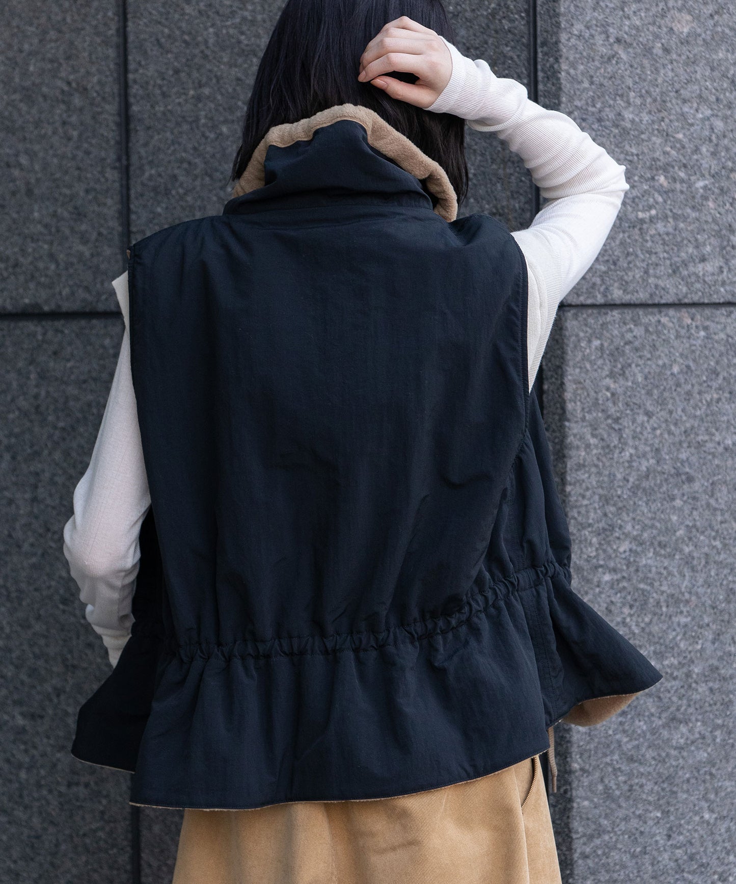 ナイロンタフタ×フリースリバーシブルジレ