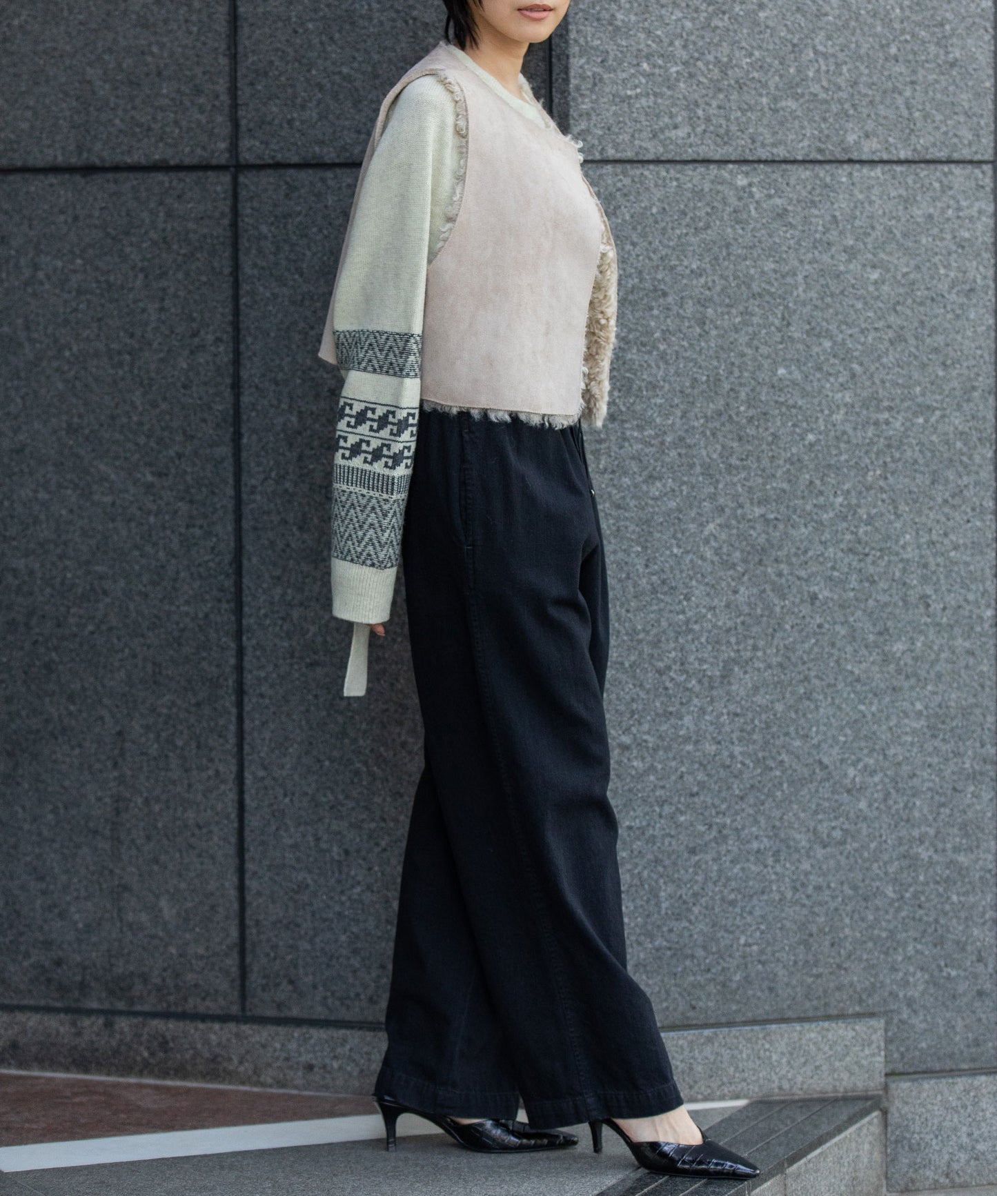 カーリーフェイクファー×シープボアリバーシブルジレ