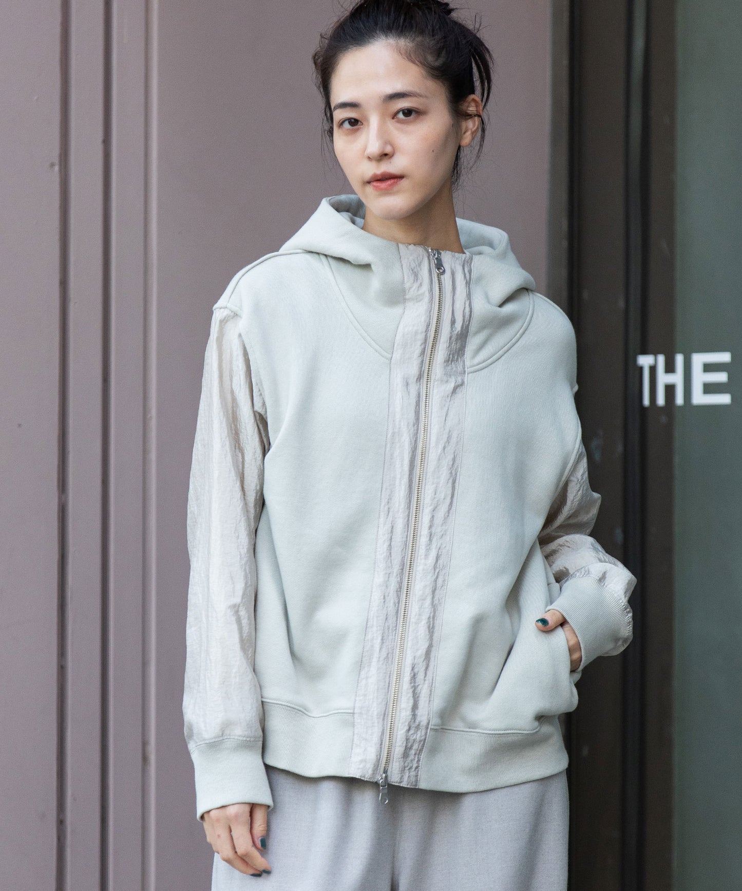 裏毛×ナイロンジップアップフーディー