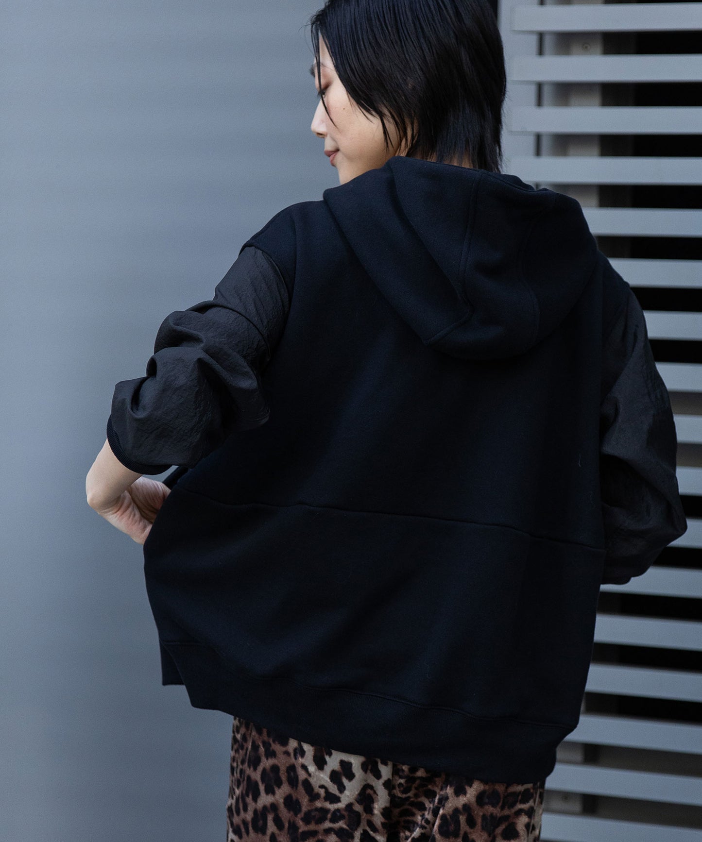裏毛×ナイロンジップアップフーディー