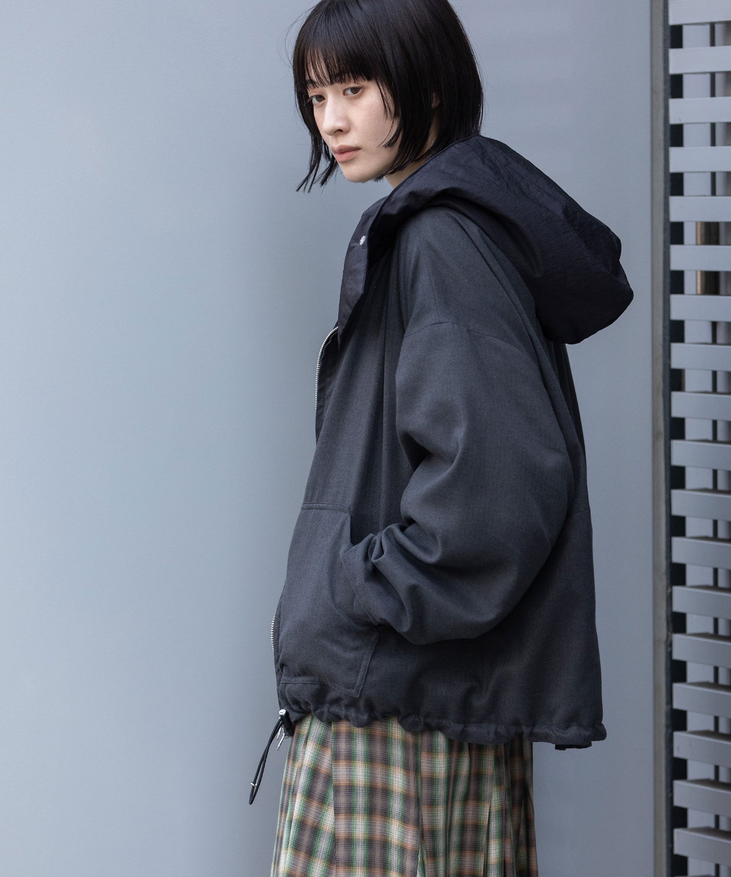 【軽量】【保温性】【吸水・速乾性】梳毛調合繊×ツイル×octaフーデットブルゾン