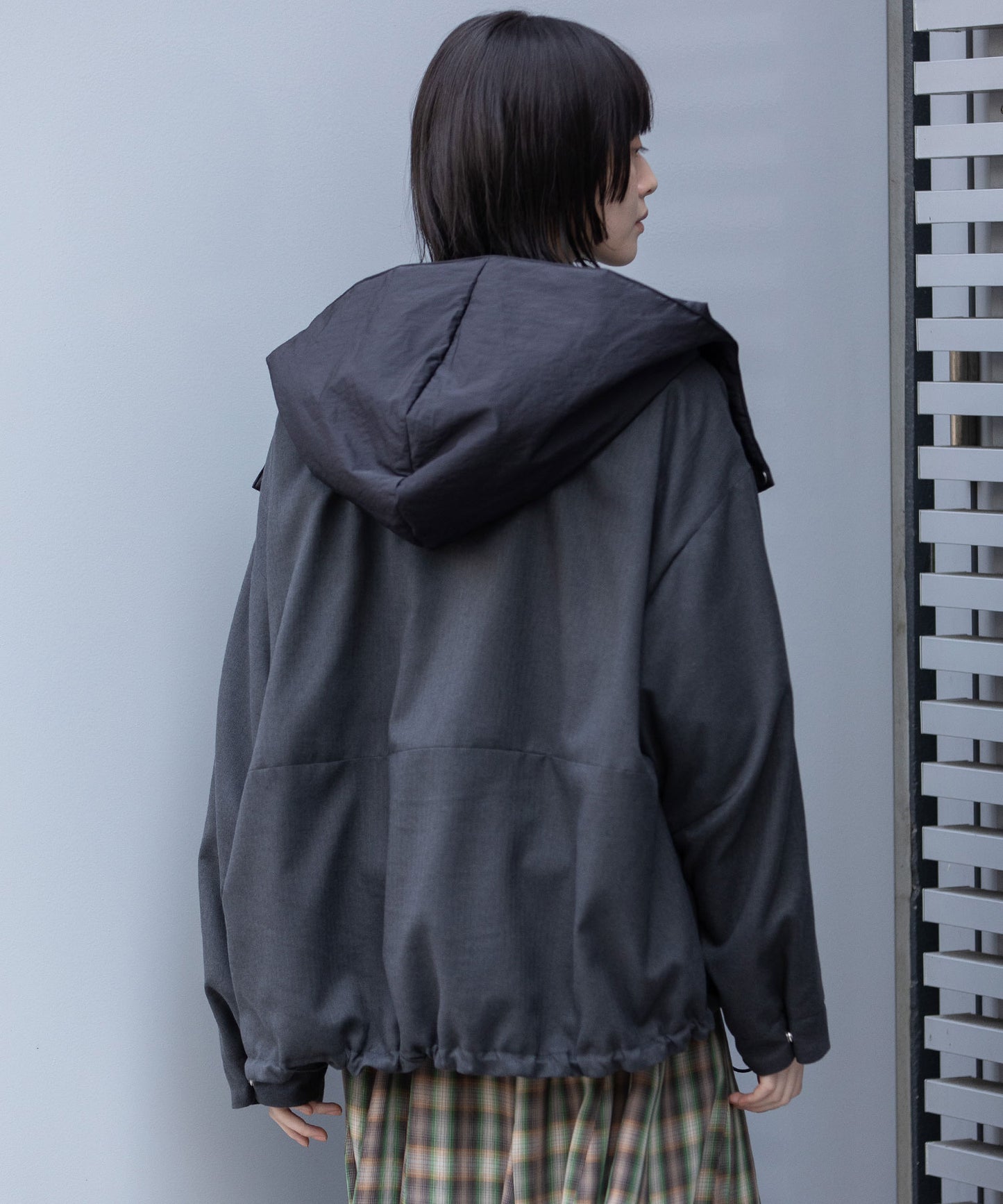 【軽量】【保温性】【吸水・速乾性】梳毛調合繊×ツイル×octaフーデットブルゾン