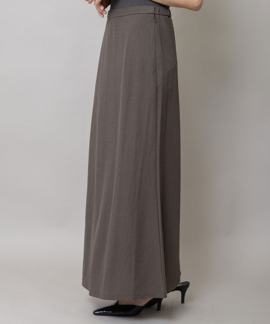 ドライタッチスムースセミタイトスカート