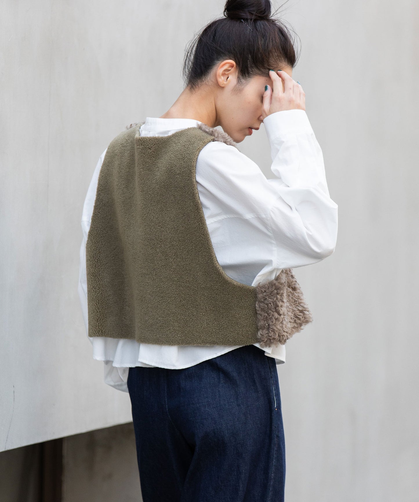 カーリーフェイクファー×シープボアリバーシブルジレ