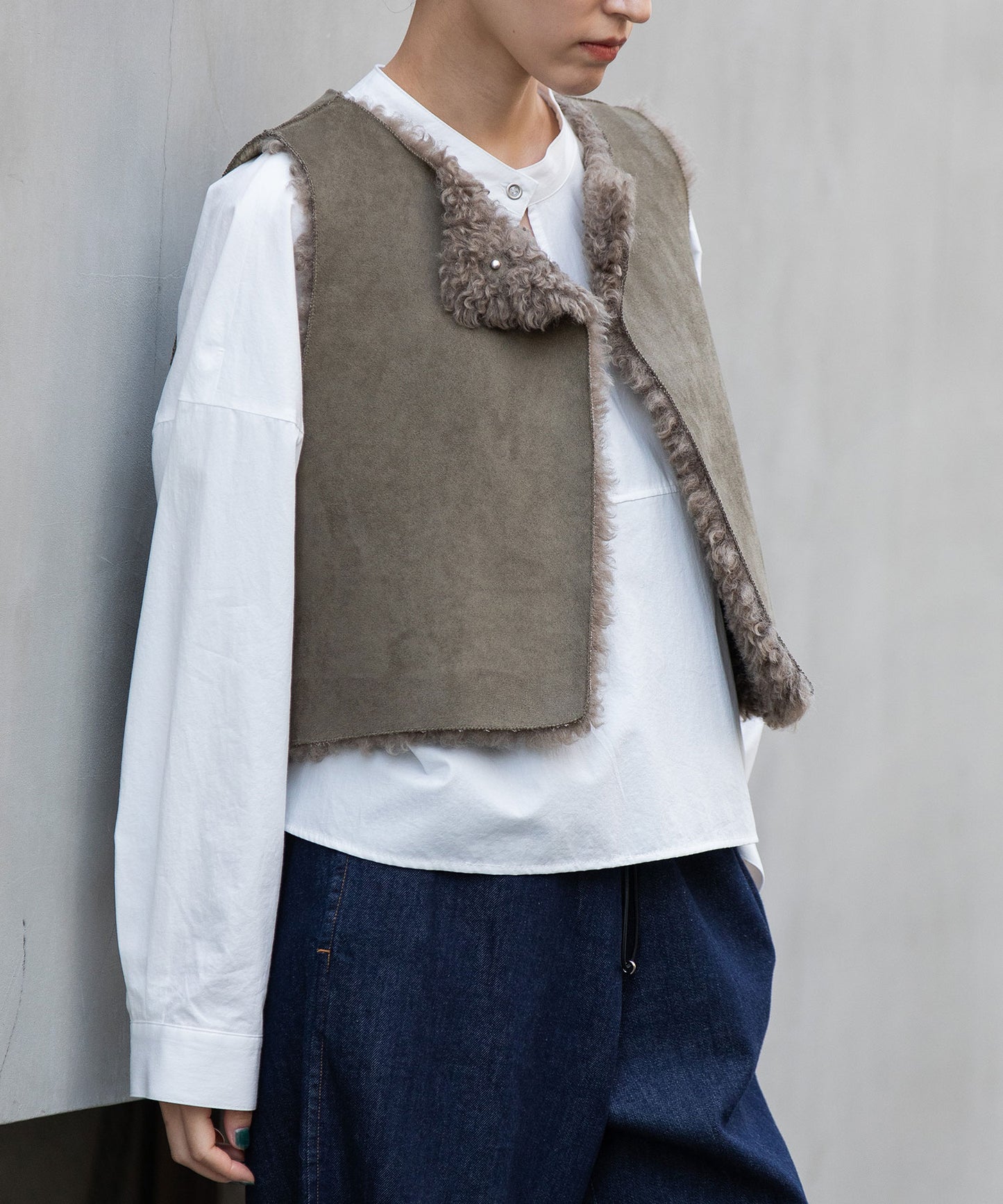 カーリーフェイクファー×シープボアリバーシブルジレ