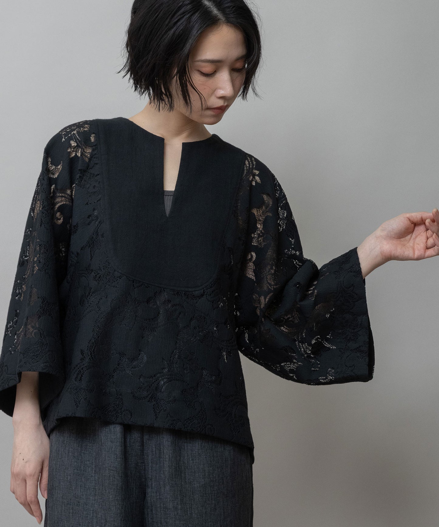 コットンポリエステルレースドッキングブラウス