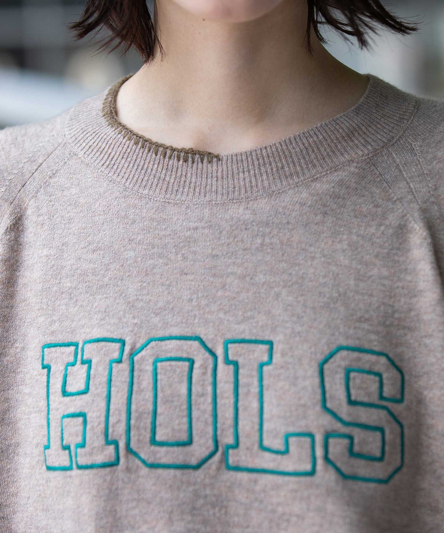 12GG天竺編みソフトニットロゴ刺繍プルオーバー