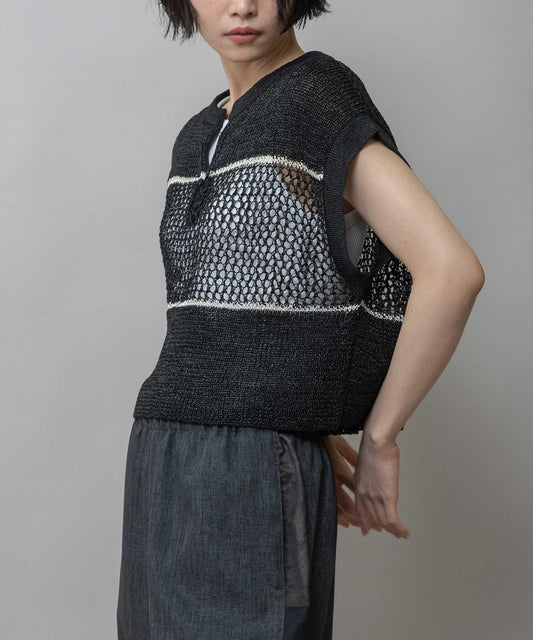 リブ編み×スカシ編みニットジレ