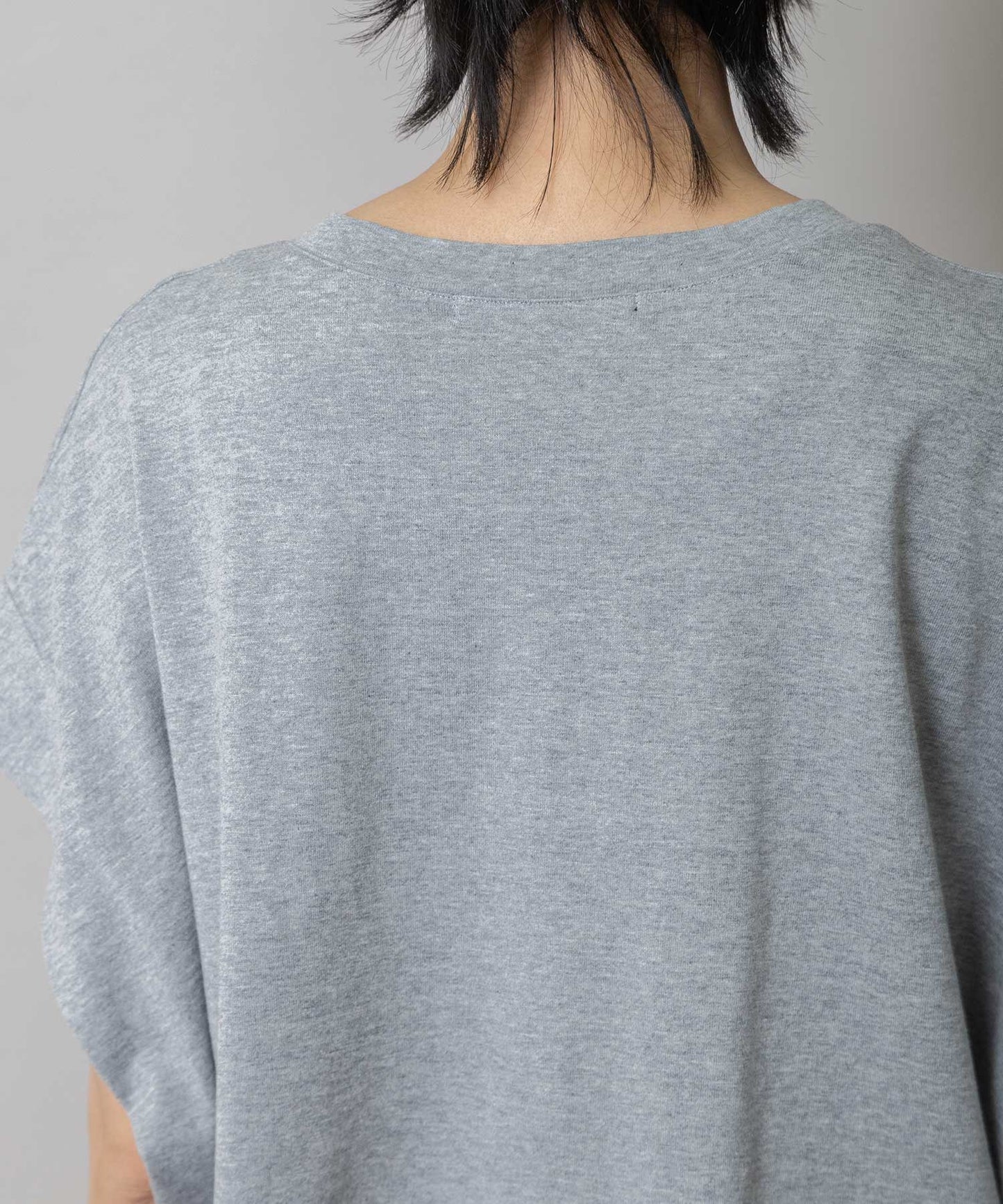 レオパード柄プリントタックスリーブTシャツ
