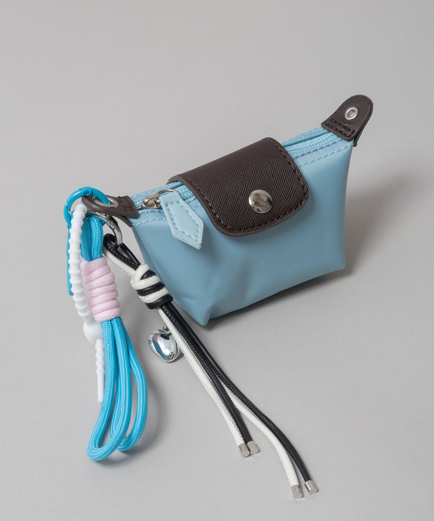 チャーム付きミニポーチ