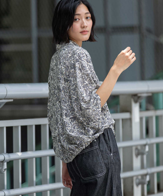 【France】 ジャガードプリントタックシャツ