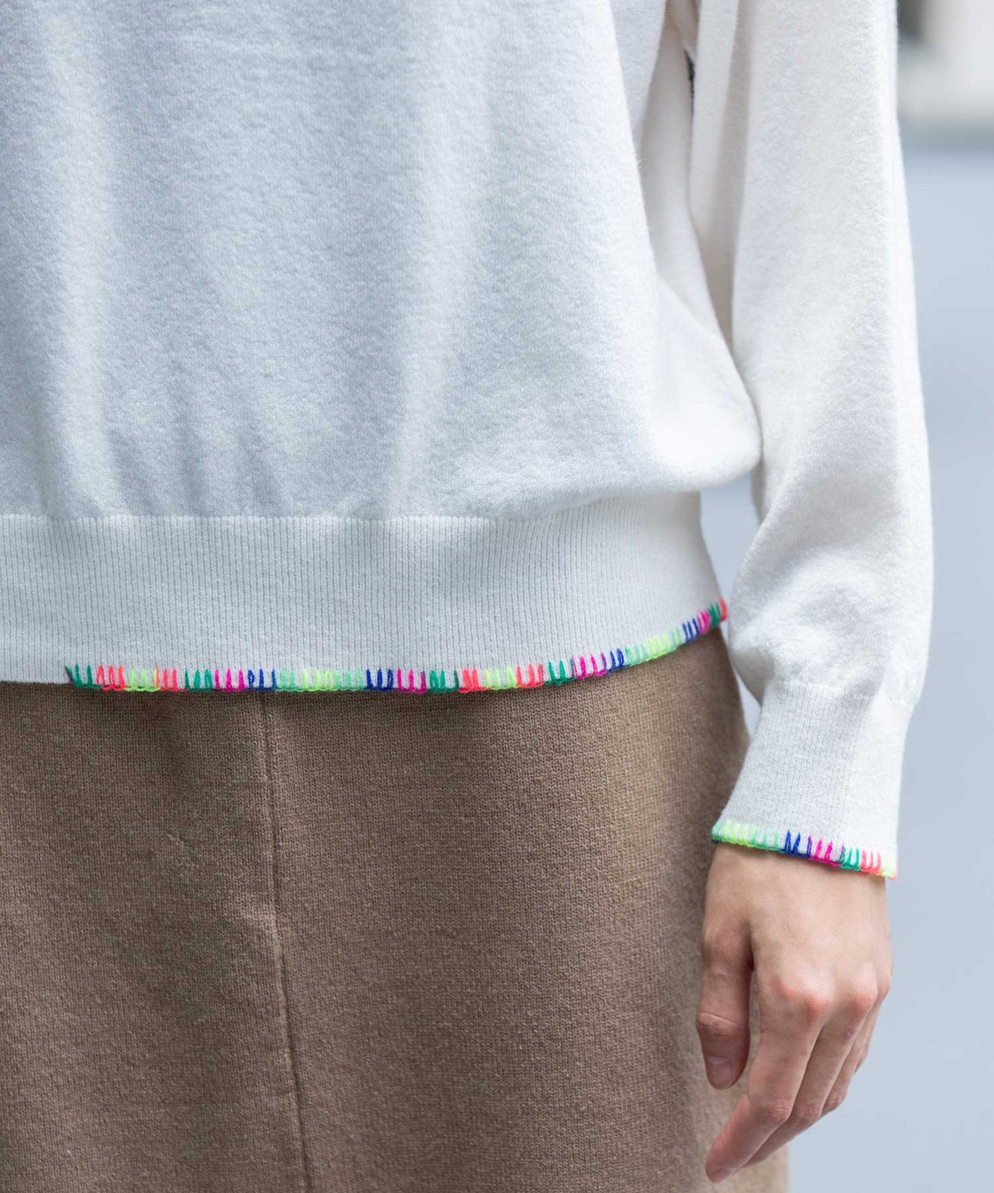 12GG天竺編みソフトニットロゴ刺繍プルオーバー