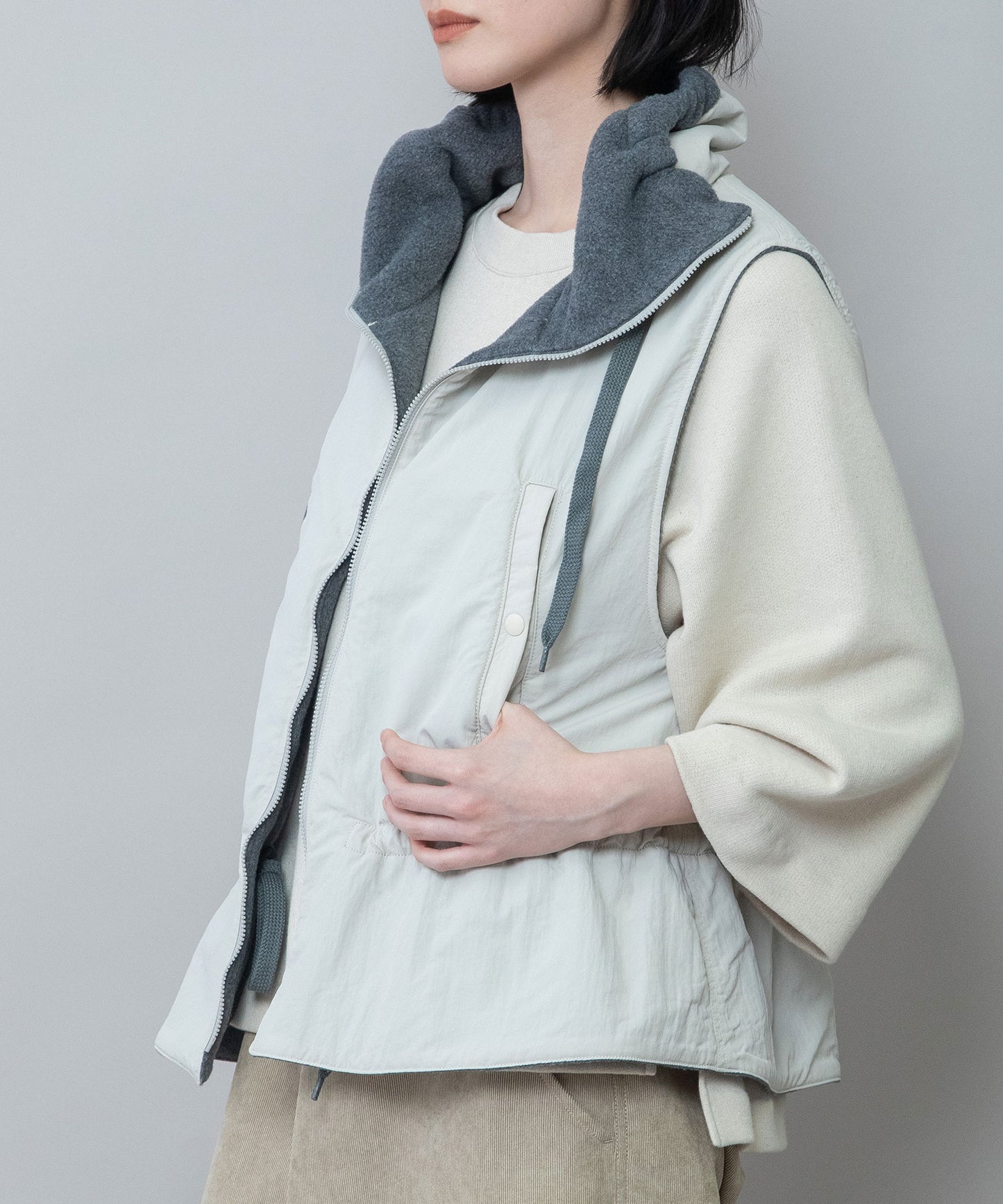 ナイロンタフタ×フリースリバーシブルジレ