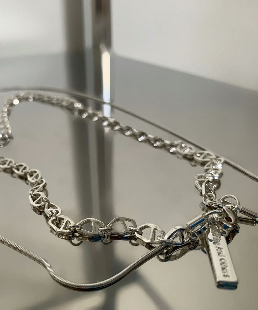 ダブルチェーンネックレス