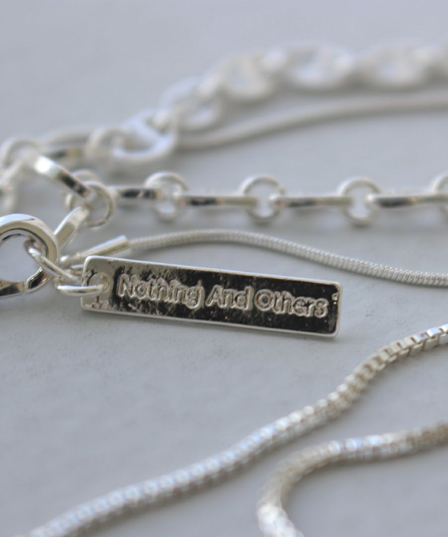 ダブルチェーンネックレス