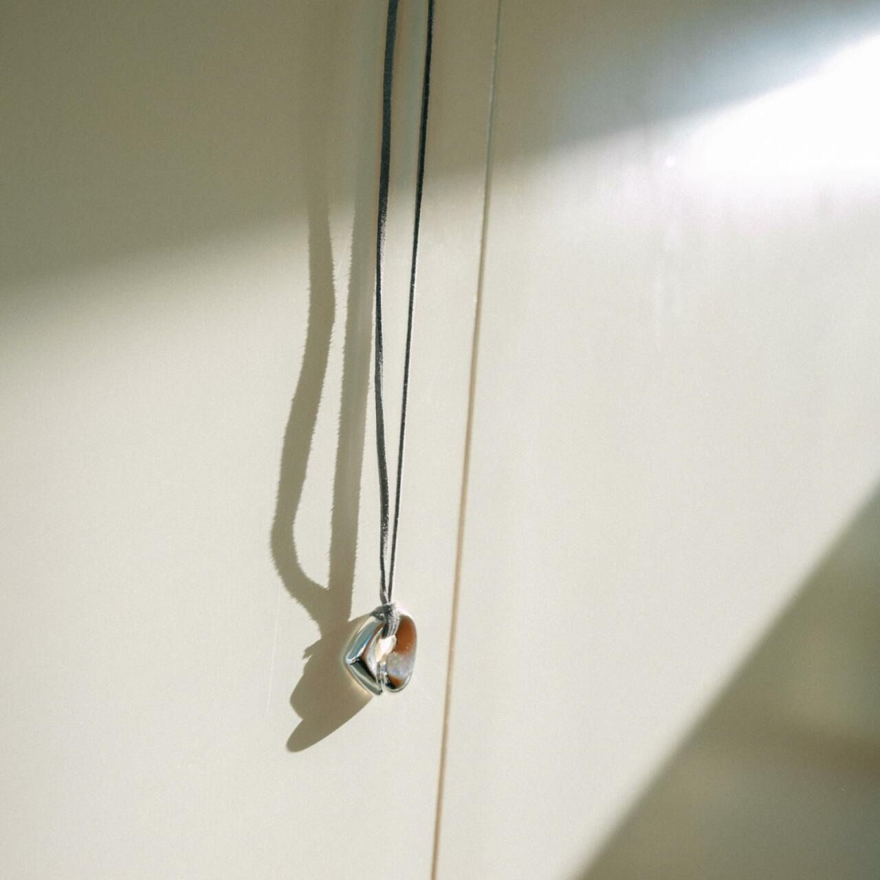 ファジートライアングル コードネックレス