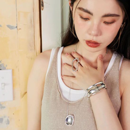 バンプモチーフネックレス