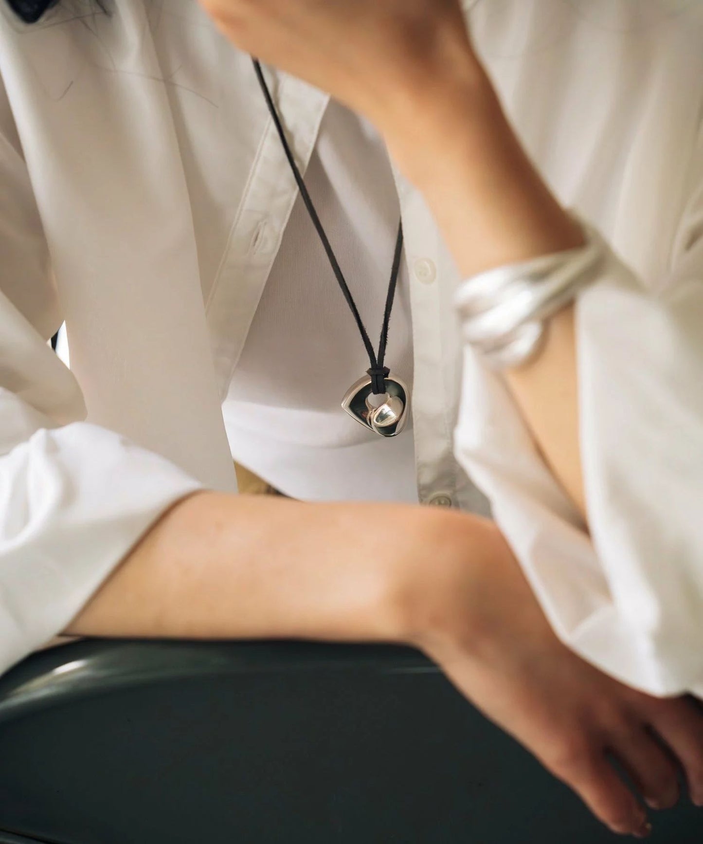 ファジートライアングル コードネックレス