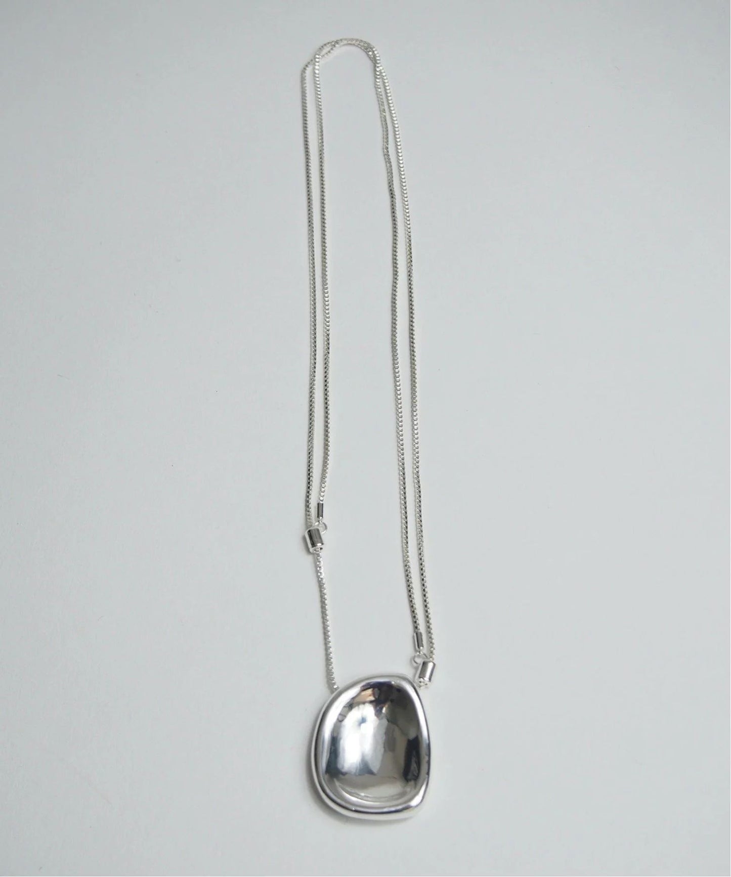 バンプモチーフネックレス