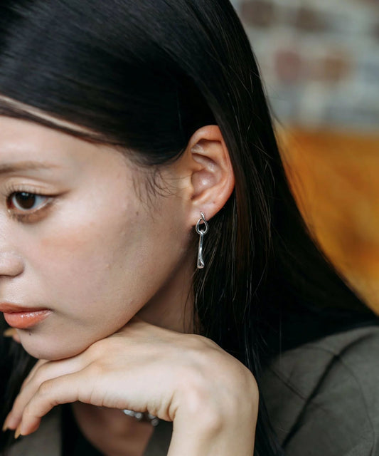 バナナモチーフピアス