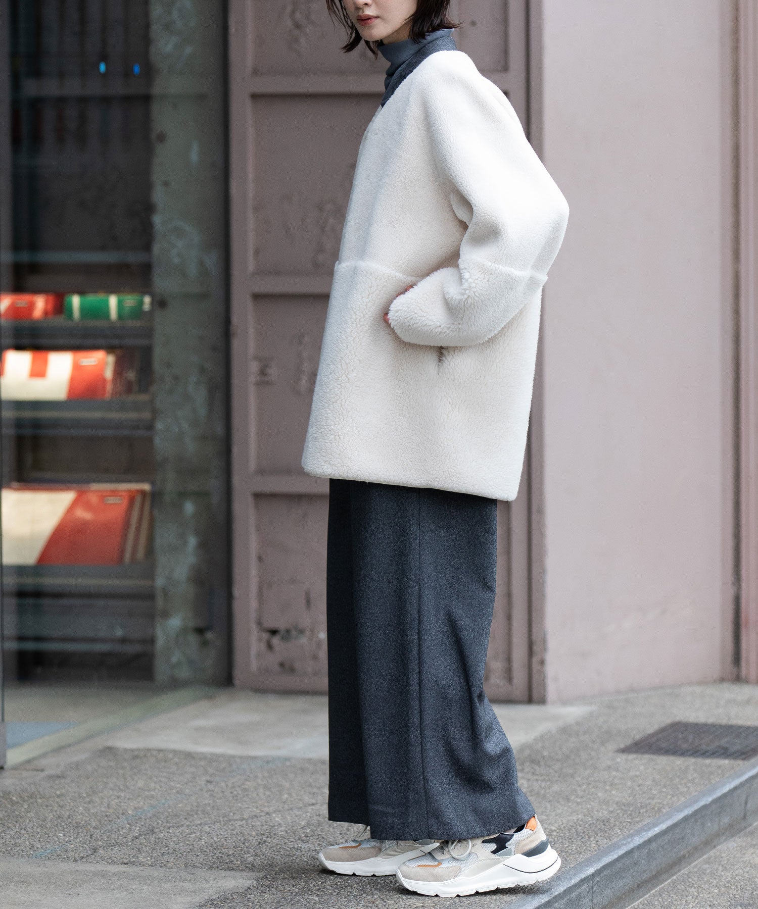 ウールシープボアムートンリバーシブルノーカラーコート – Munich web shop