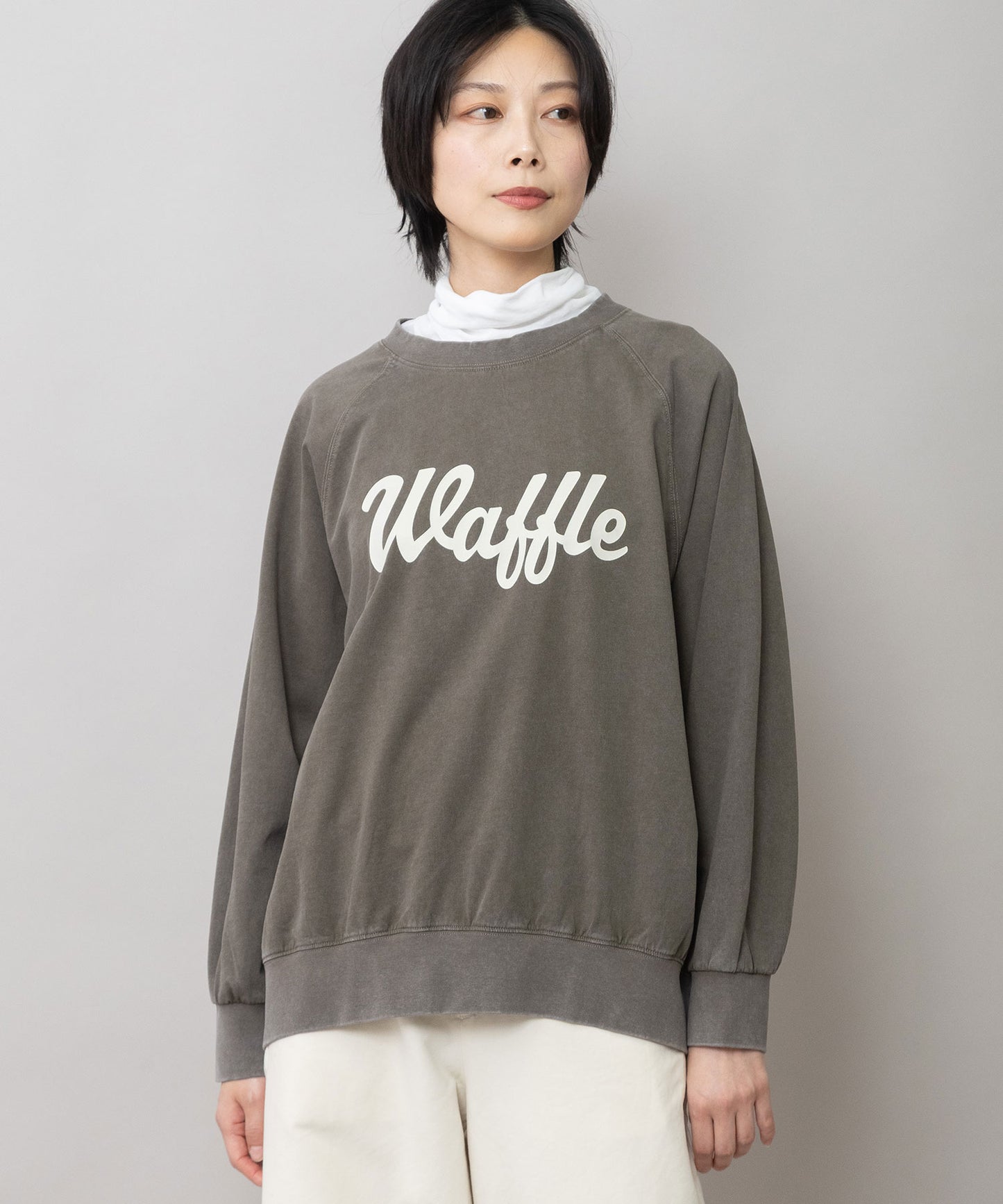 コットンジャージ「waffle」ロゴプリント ドルマンスリーブスウェット