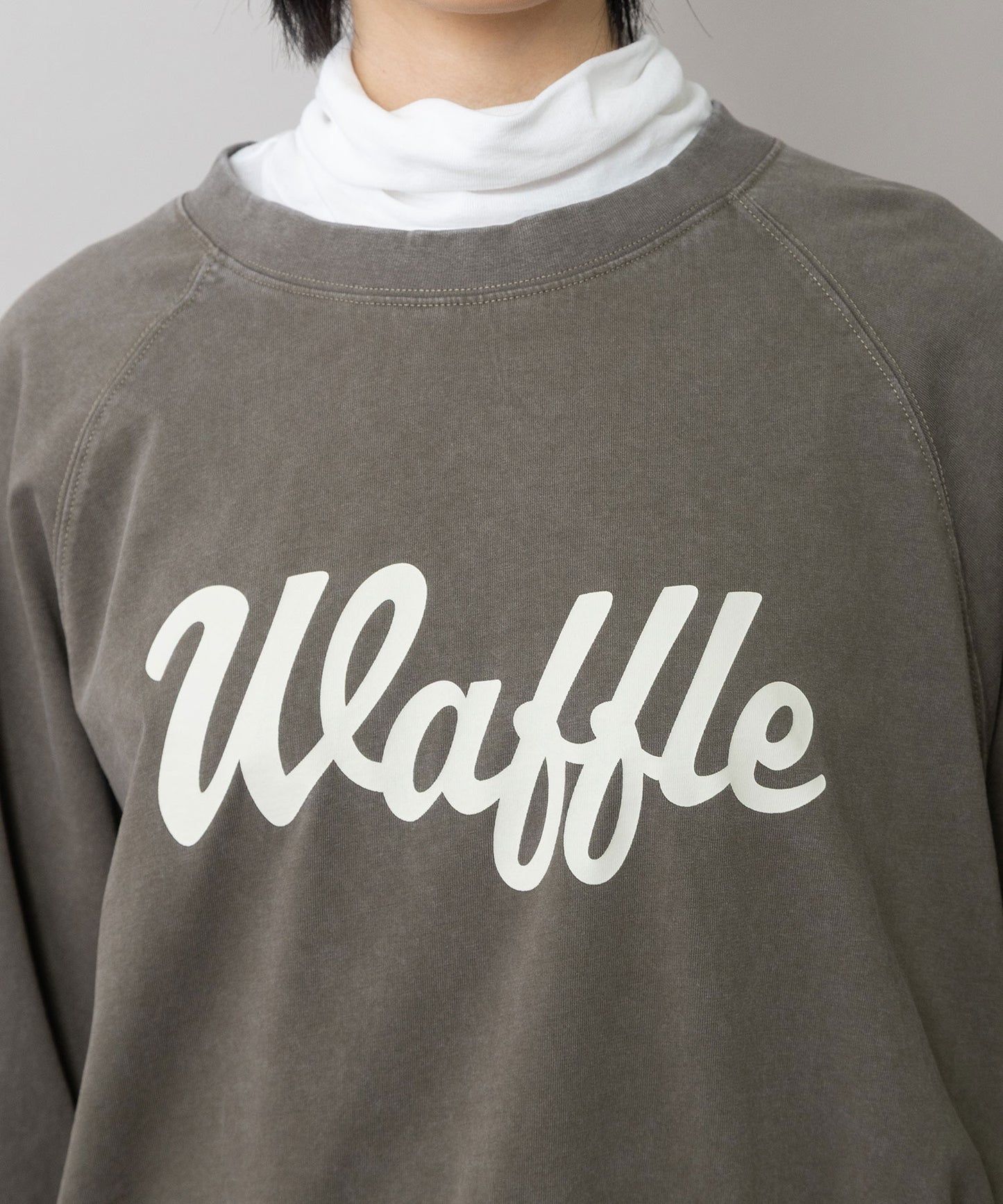 コットンジャージ「waffle」ロゴプリント ドルマンスリーブスウェット