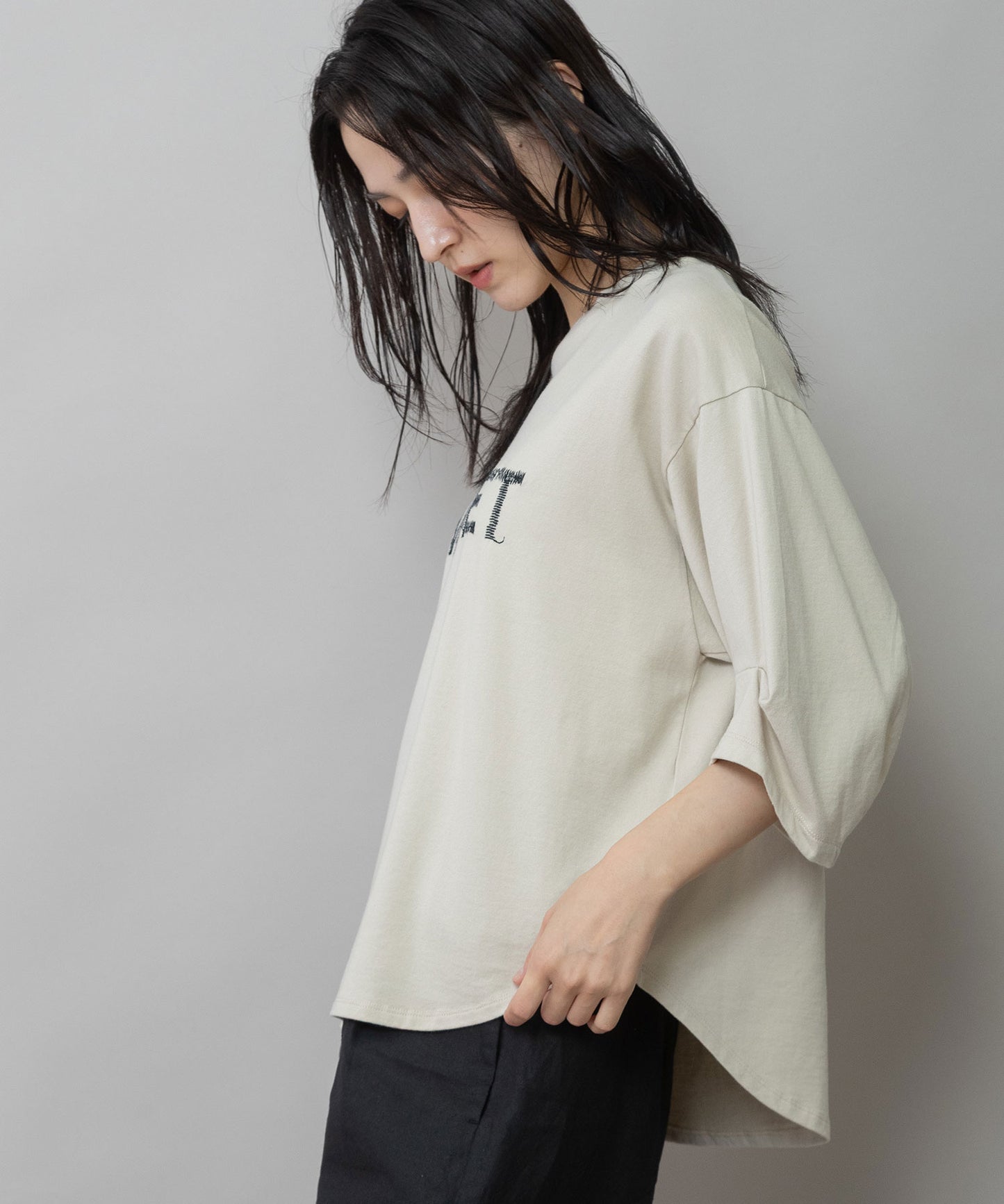 コットンジャージロゴ刺繍Tシャツ