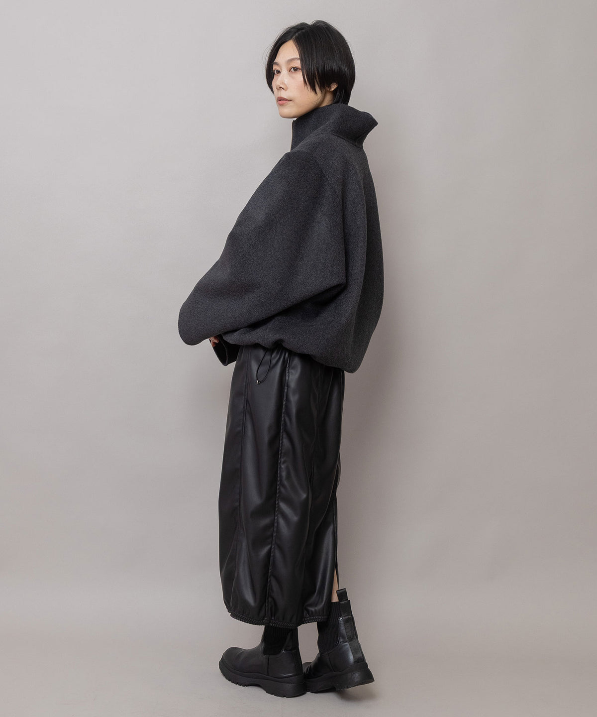 フェイクレザー イージーバレルスカート