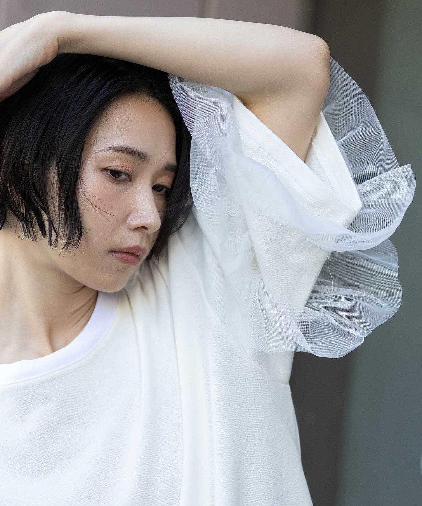 裏毛×チュールラッフルスリーブトップス