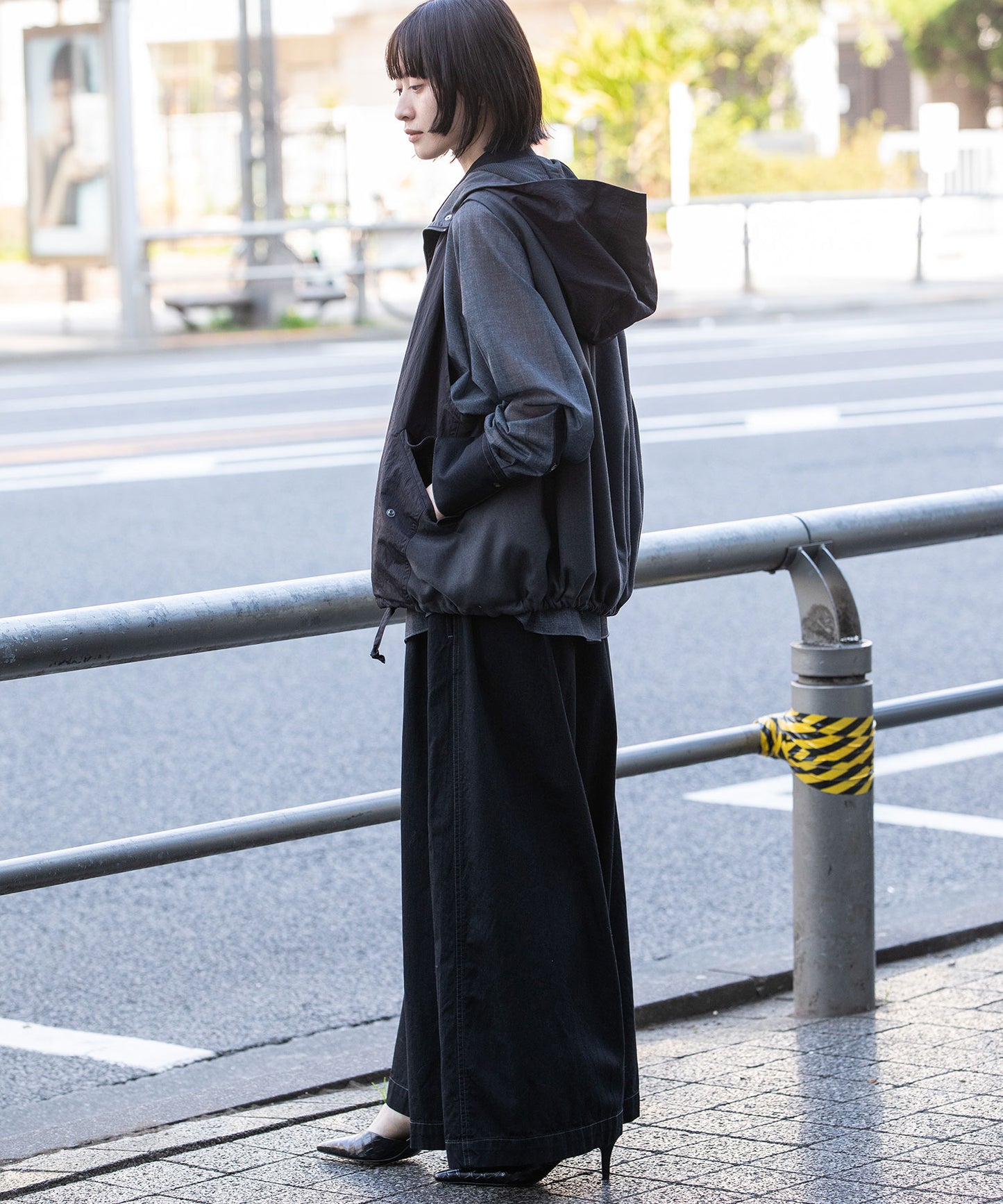 【軽量】【イージーケア】【吸水・速乾性】ツイル×梳毛調合繊×octaフーデットジレ