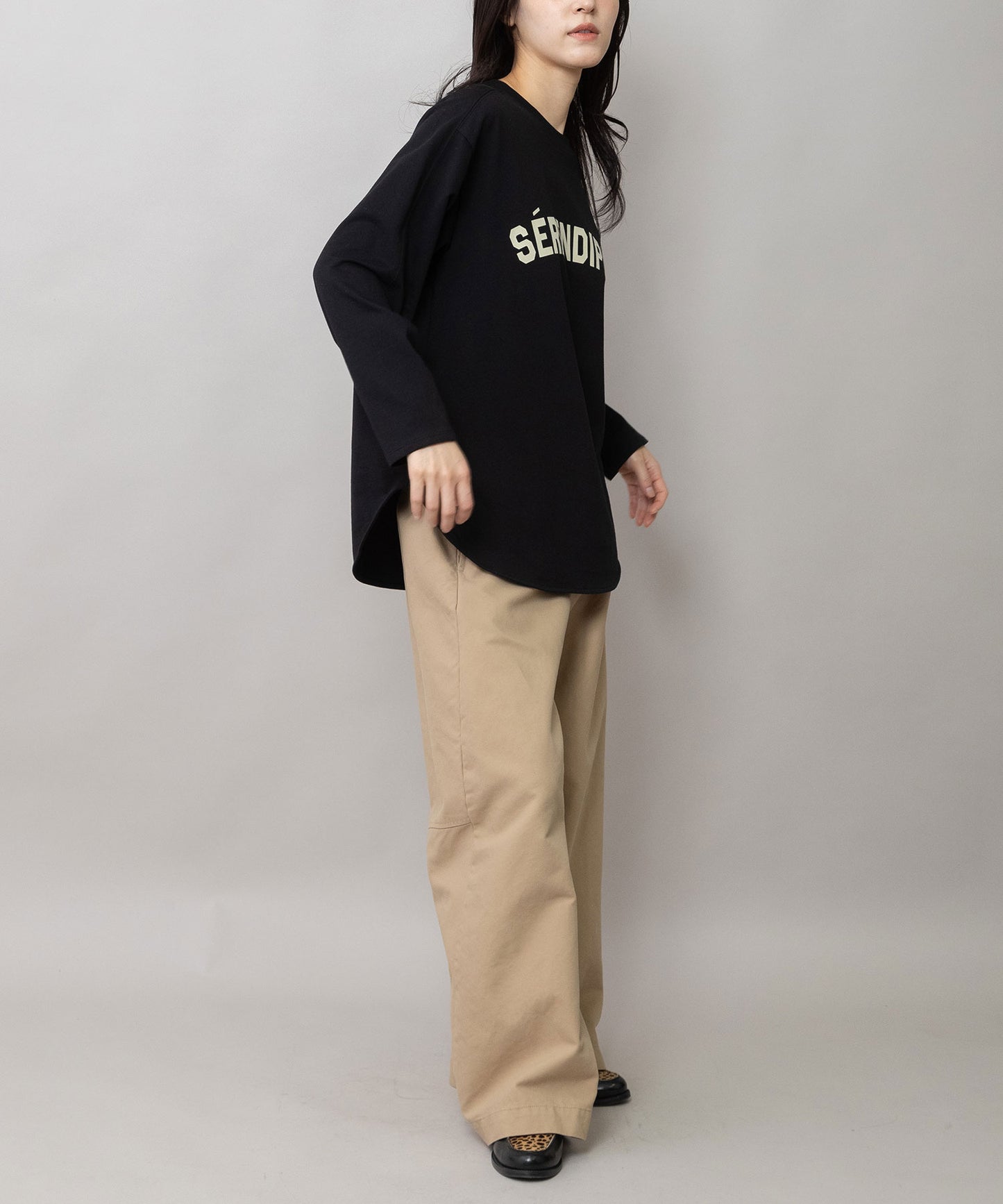 ロゴプリント ラウンドヘムロングTシャツ
