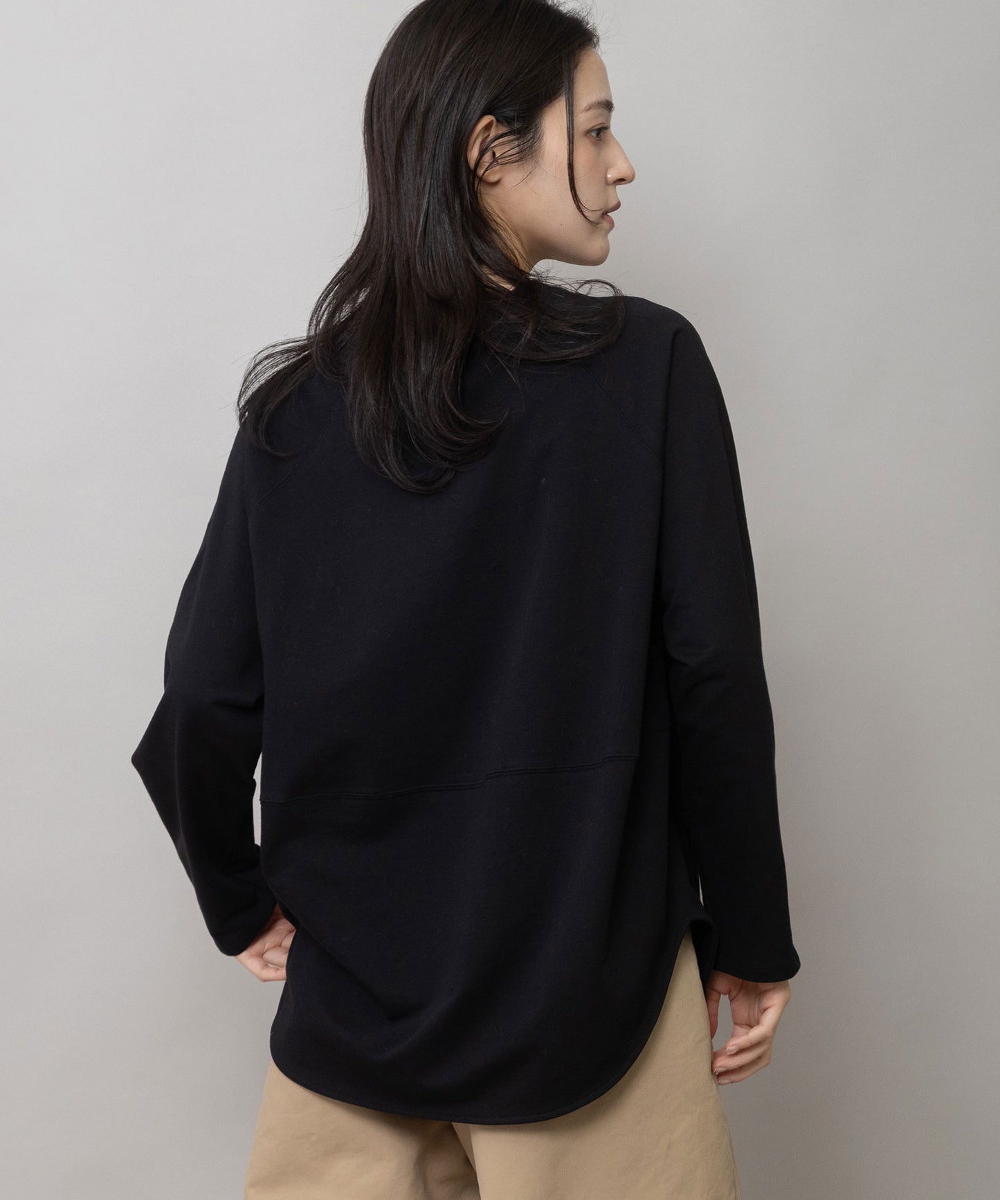 ロゴプリント ラウンドヘムロングTシャツ