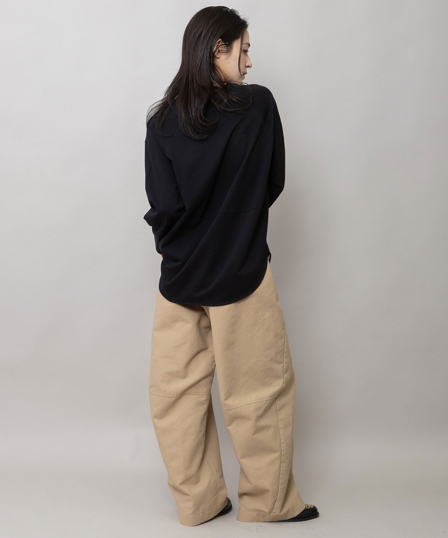 ロゴプリント ラウンドヘムロングTシャツ