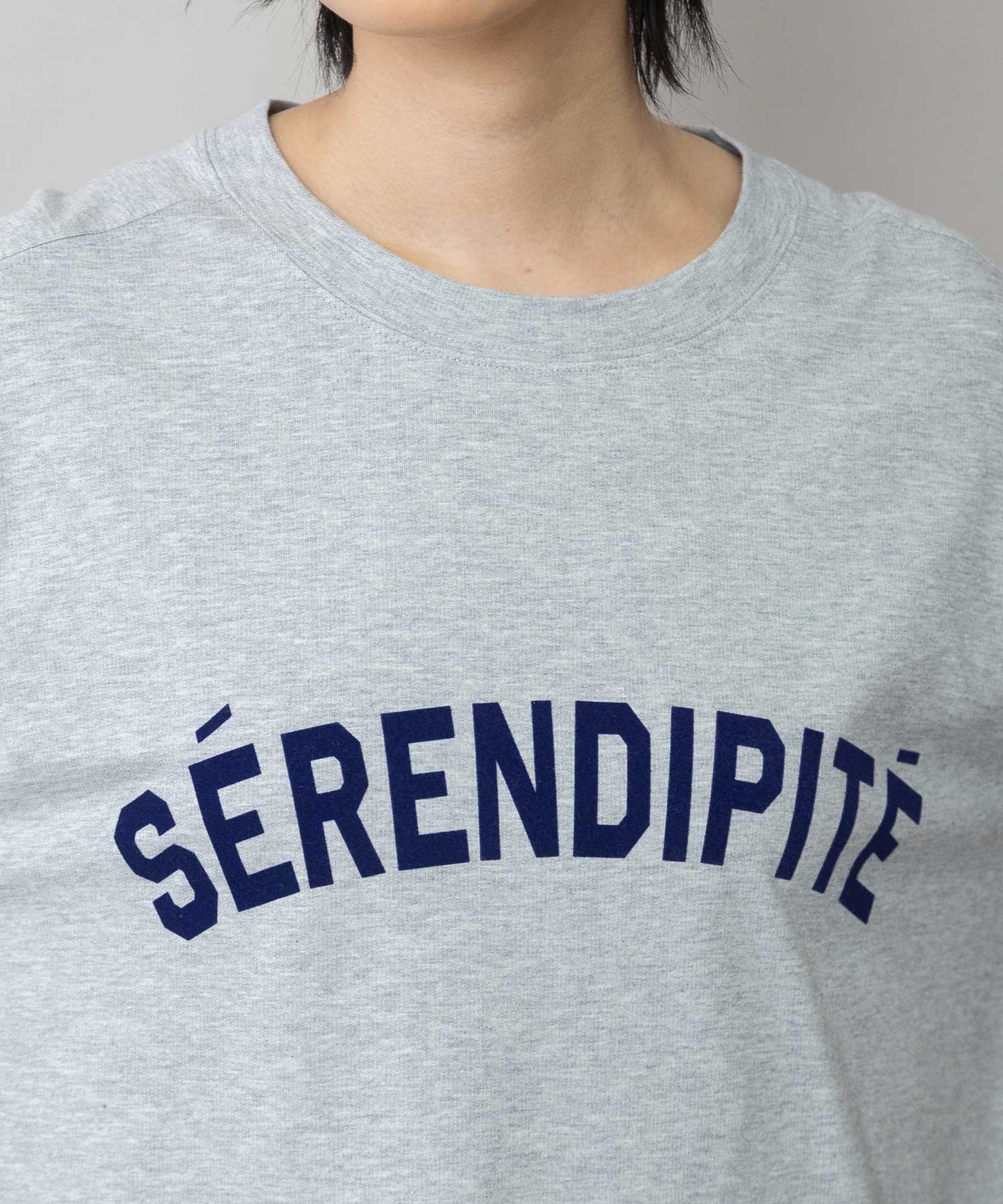ロゴプリント ラウンドヘムロングTシャツ