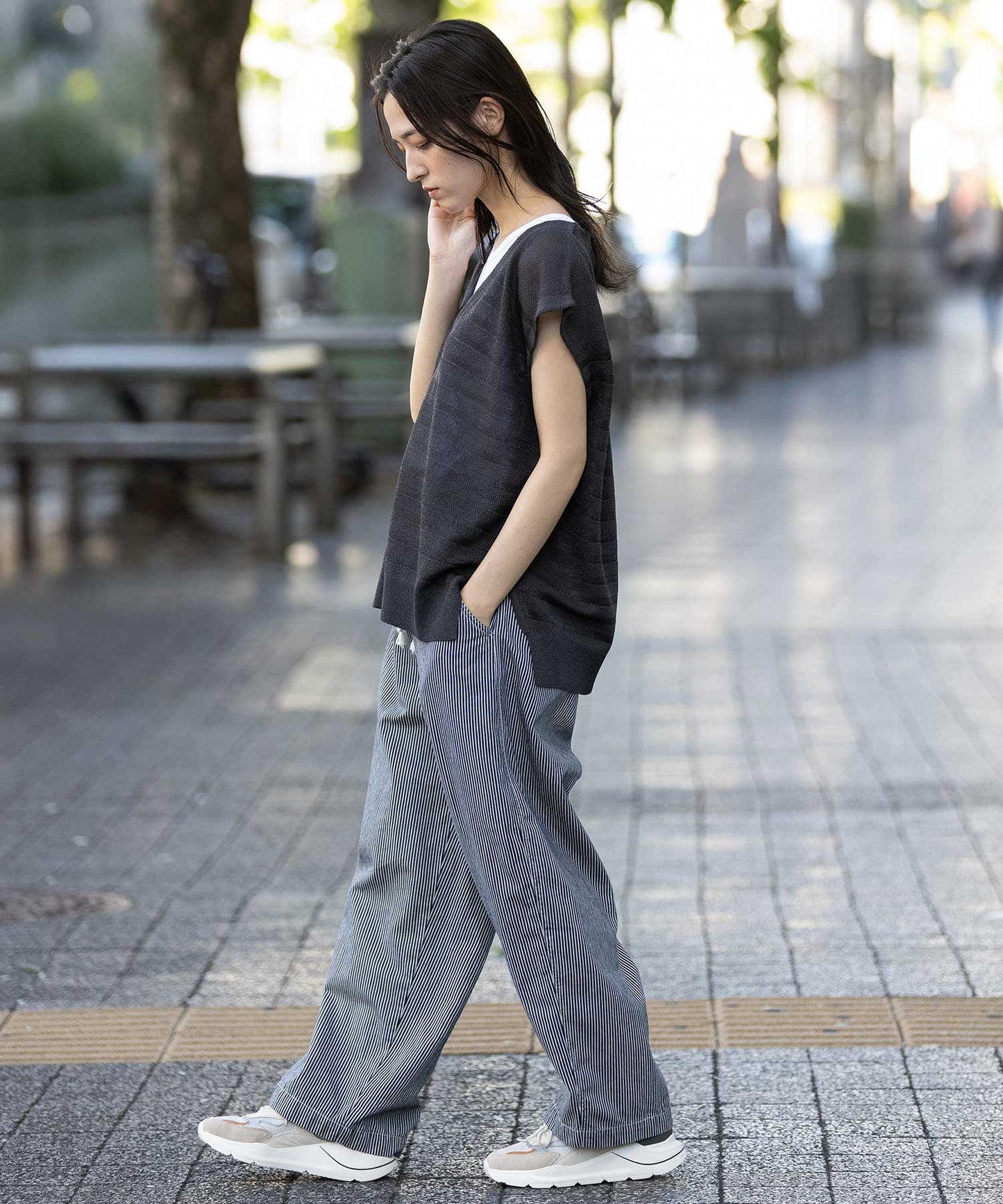 メッシュジャガードボーダーニットVネックスリーブレストップス