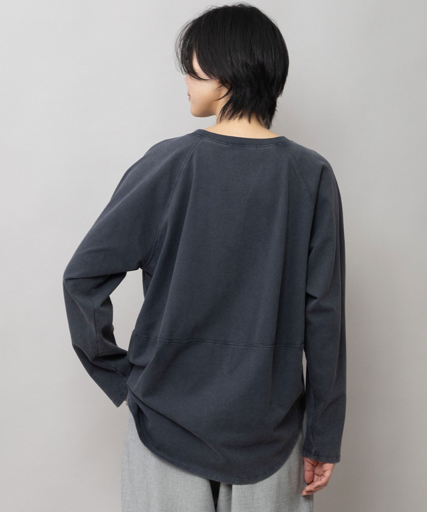コットンジャージ ラウンドヘムロングTシャツ