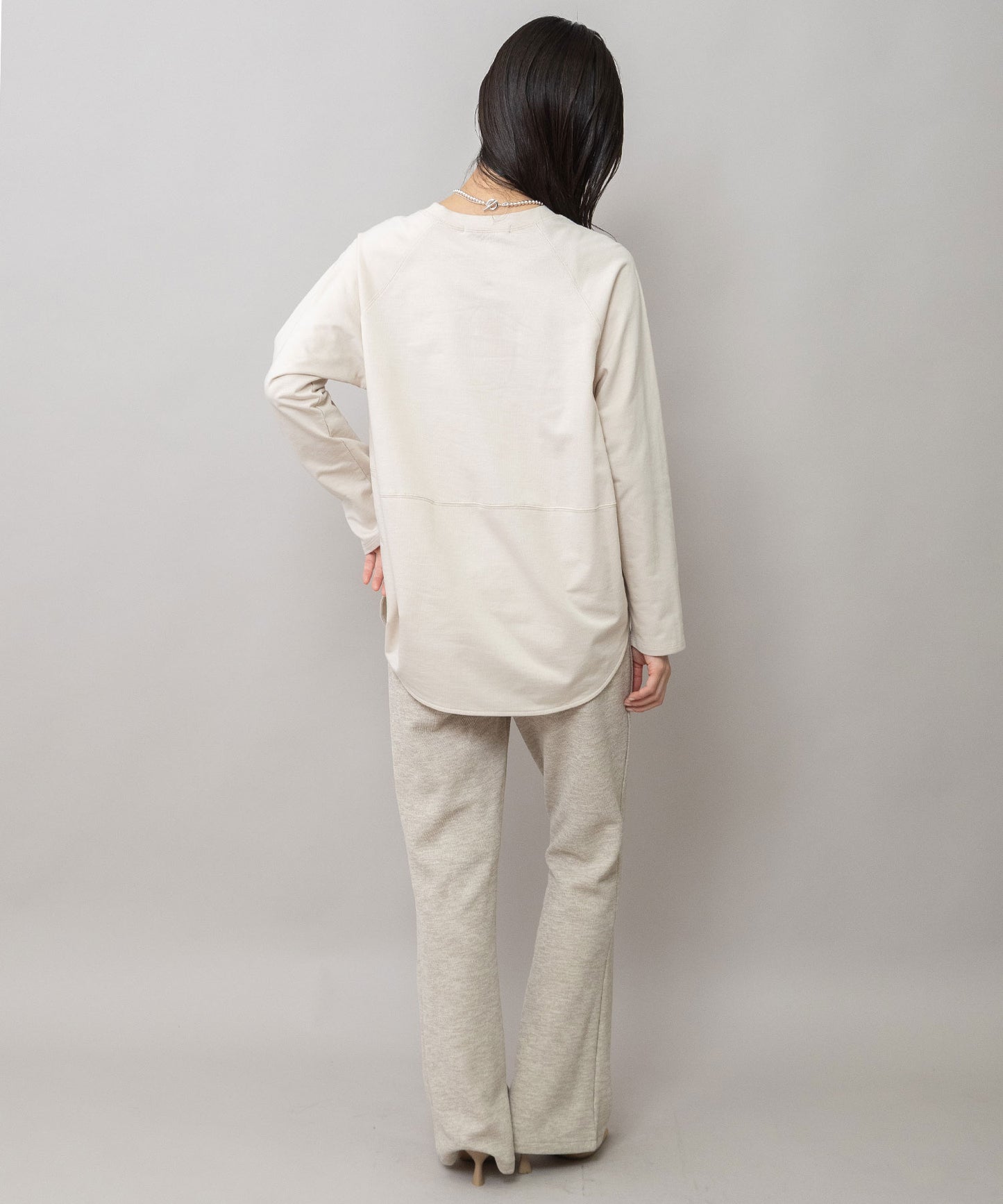 ロゴプリント ラウンドヘムロングTシャツ