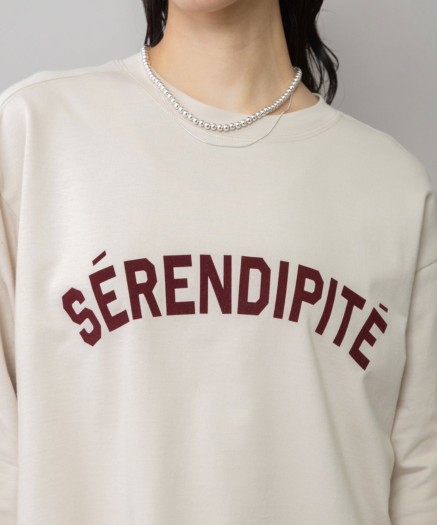 ロゴプリント ラウンドヘムロングTシャツ