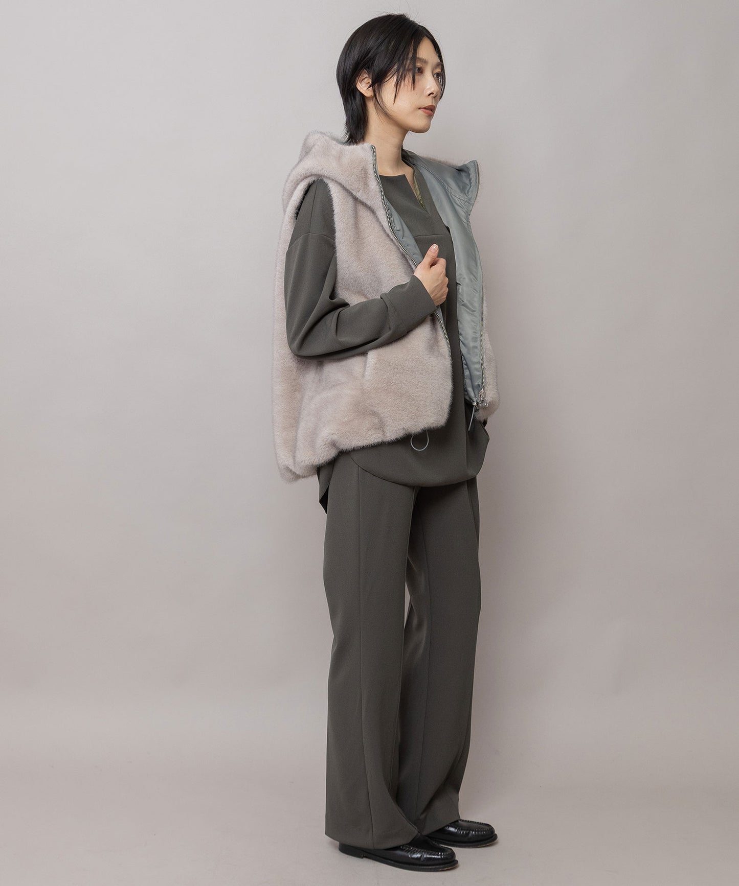 フェイクミンク×ナイロンツイル リバーシブルベスト