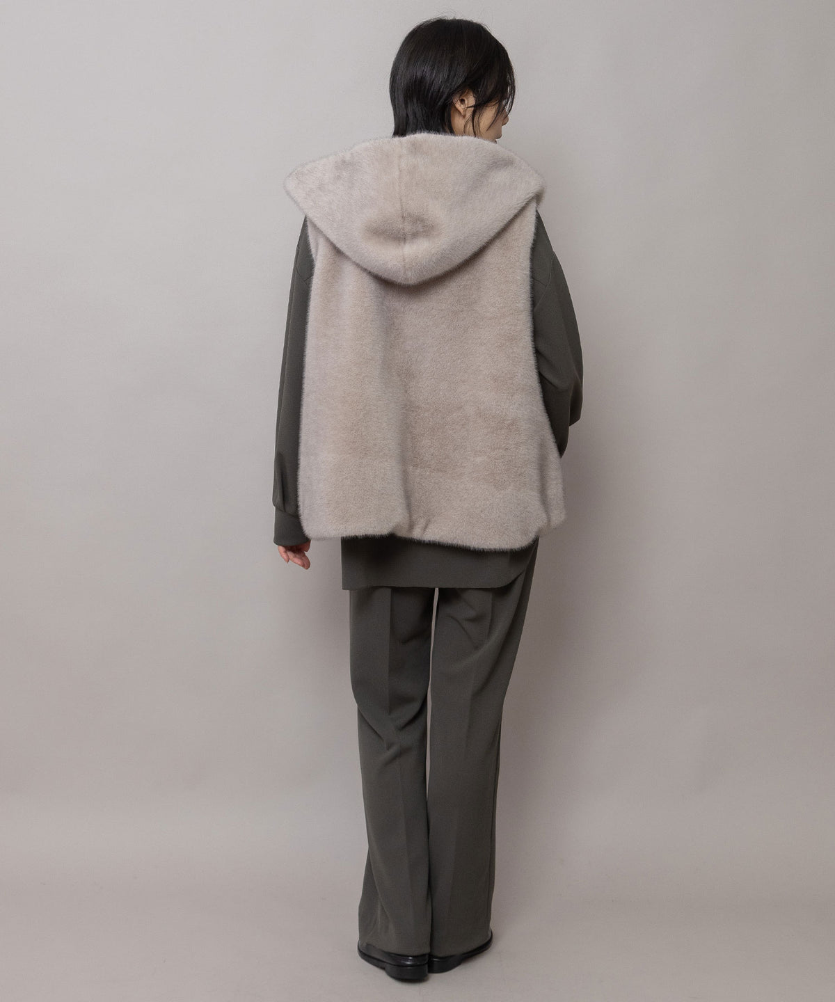 フェイクミンク×ナイロンツイル リバーシブルベスト