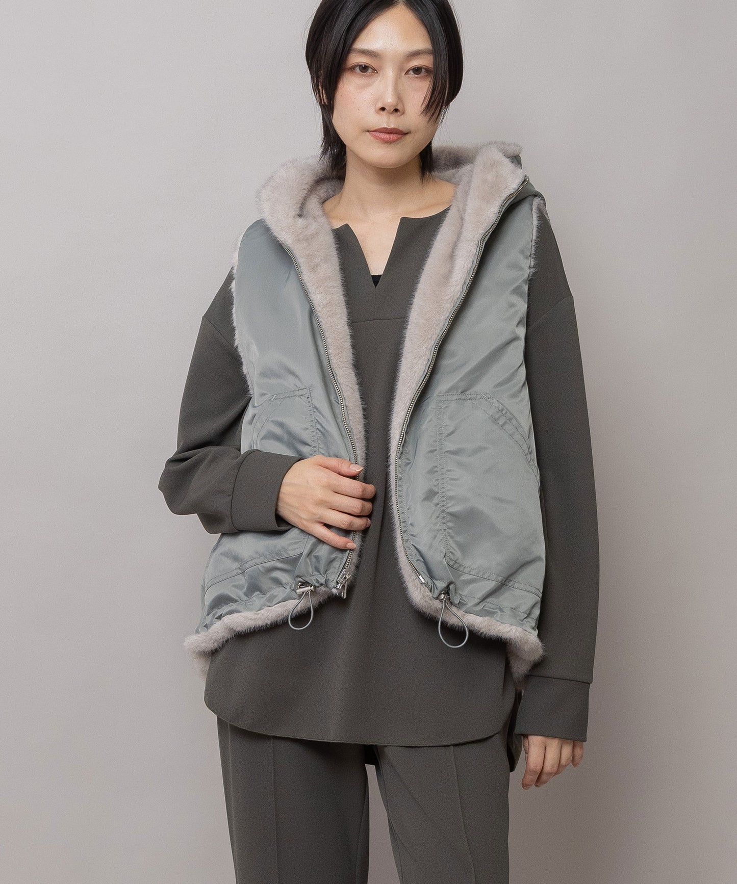 フェイクミンク×ナイロンツイル リバーシブルベスト