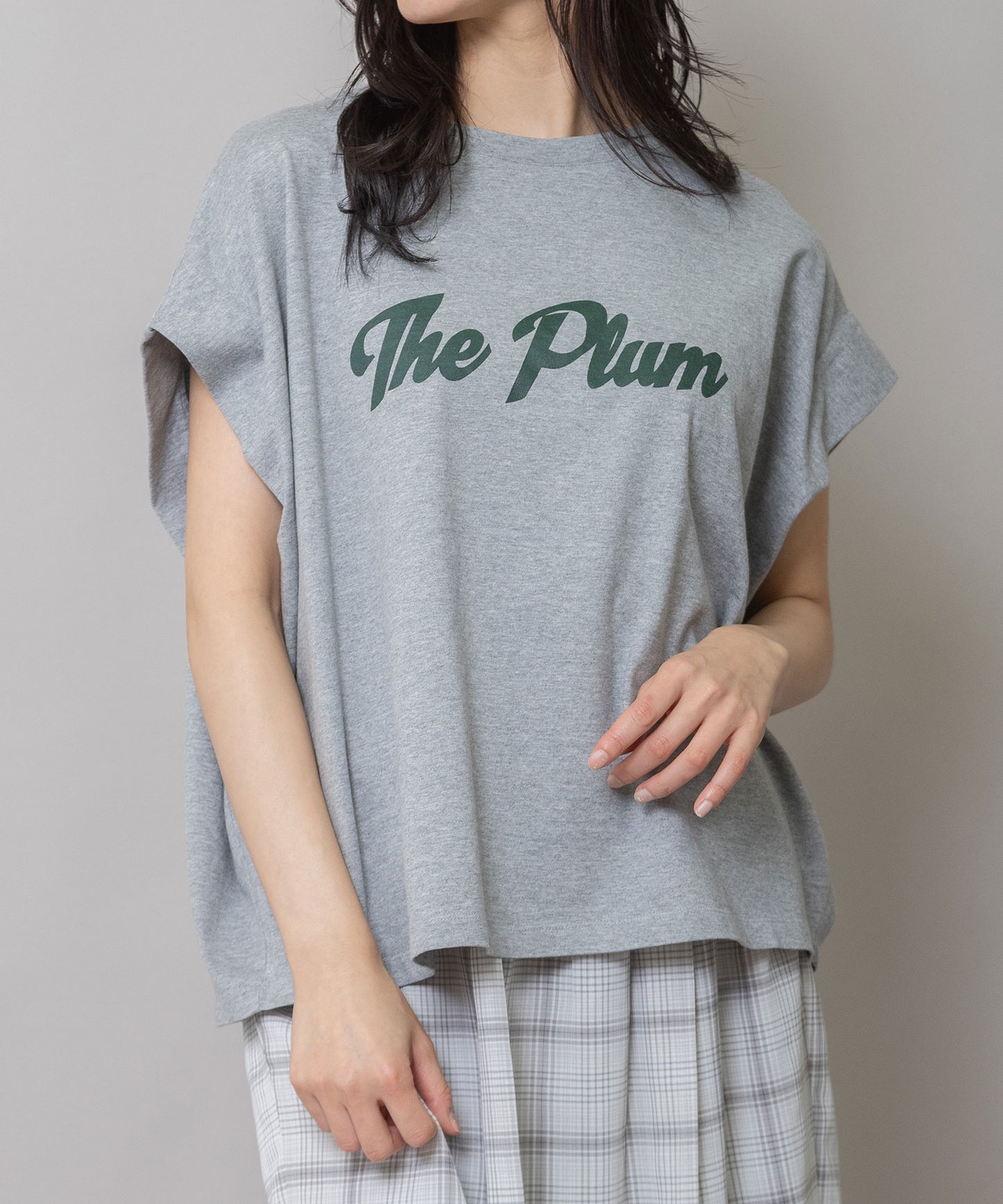 【 NEW COLOR 】"The Plum"ロゴプリントタックスリーブTシャツ