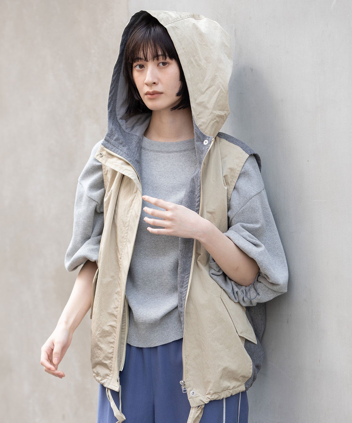 【軽量】【イージーケア】【吸水・速乾性】ツイル×梳毛調合繊×octaフーデットジレ