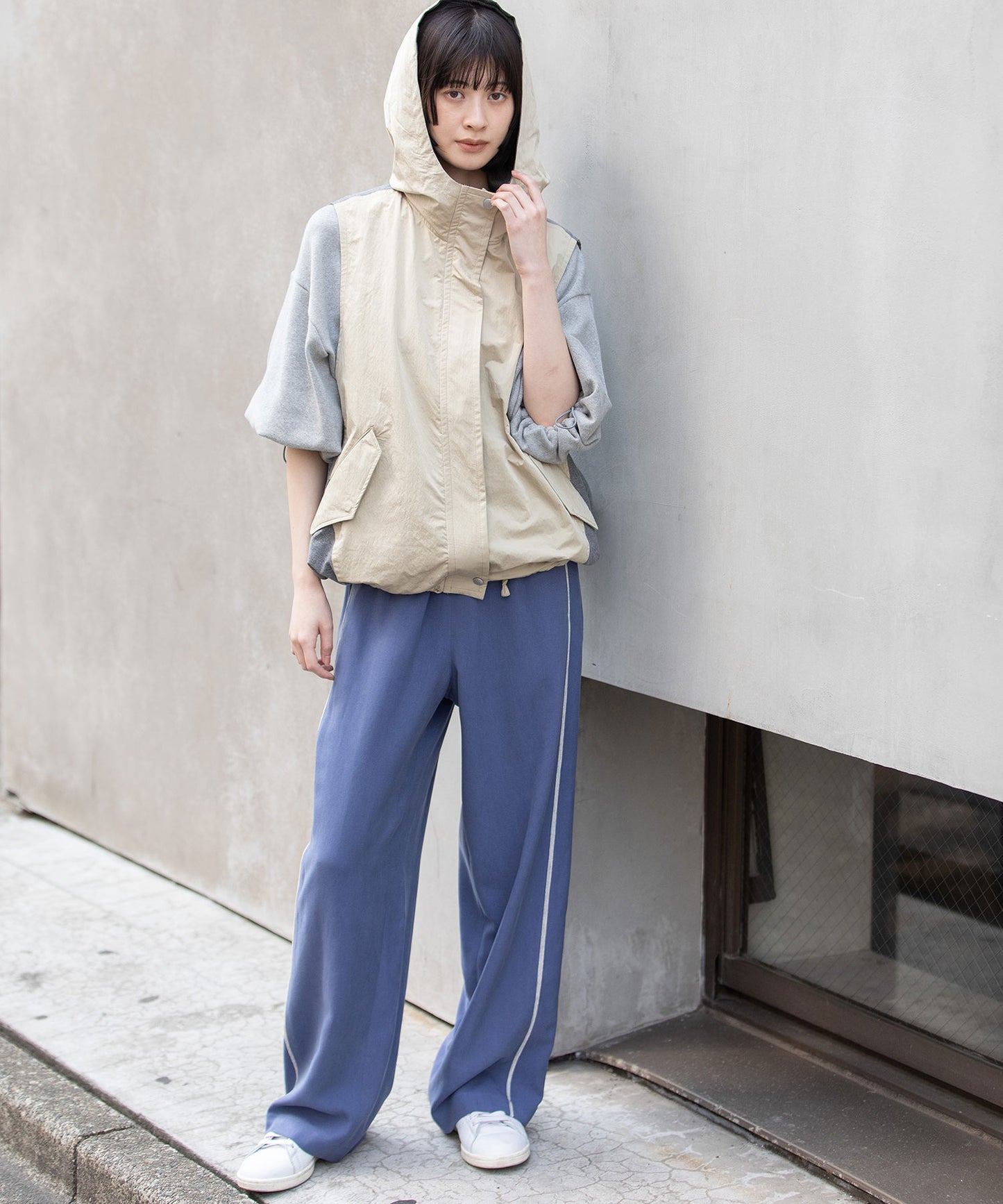 【軽量】【イージーケア】【吸水・速乾性】ツイル×梳毛調合繊×octaフーデットジレ