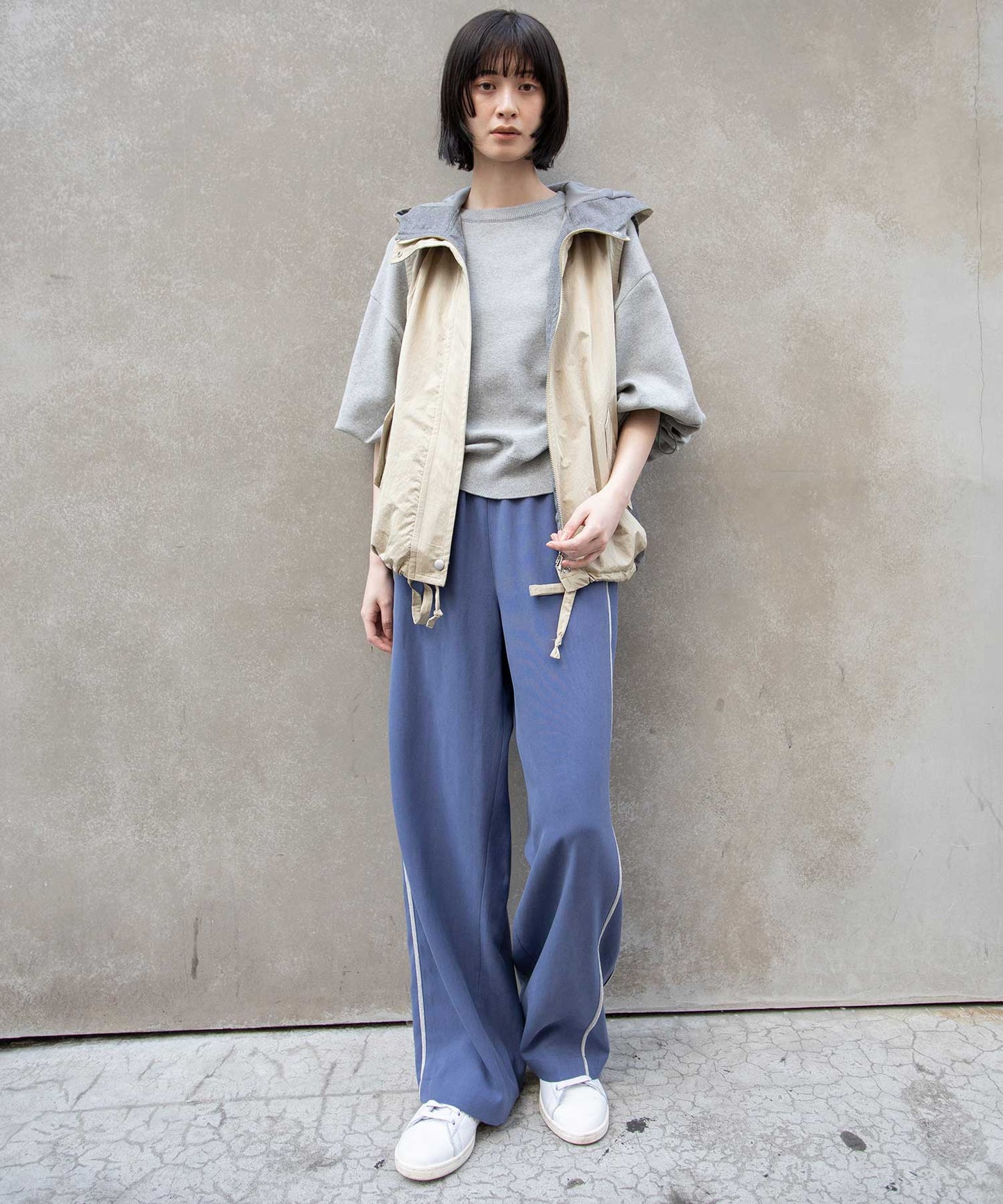 【軽量】【イージーケア】【吸水・速乾性】ツイル×梳毛調合繊×octaフーデットジレ