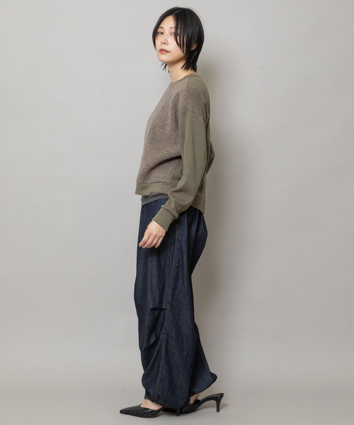 スムースニット×シープパイル バックスリットプルオーバー