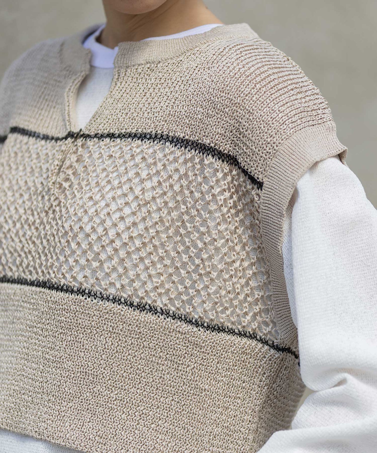 リブ編み×スカシ編みニットジレ