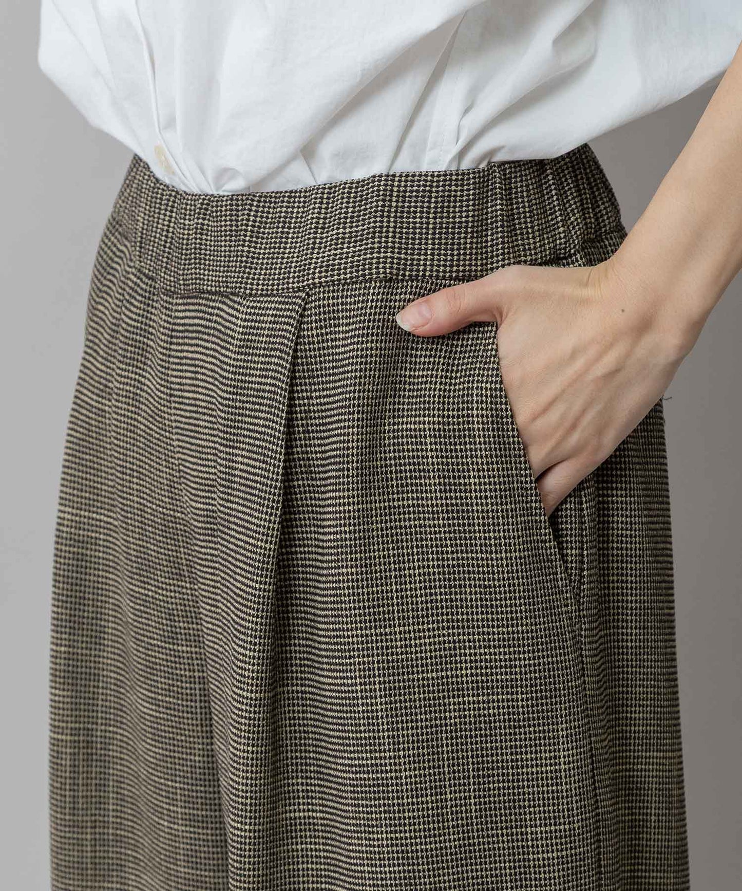 【吸水・速乾性】ポリエステルレーヨンカラミ織りワイドパンツ