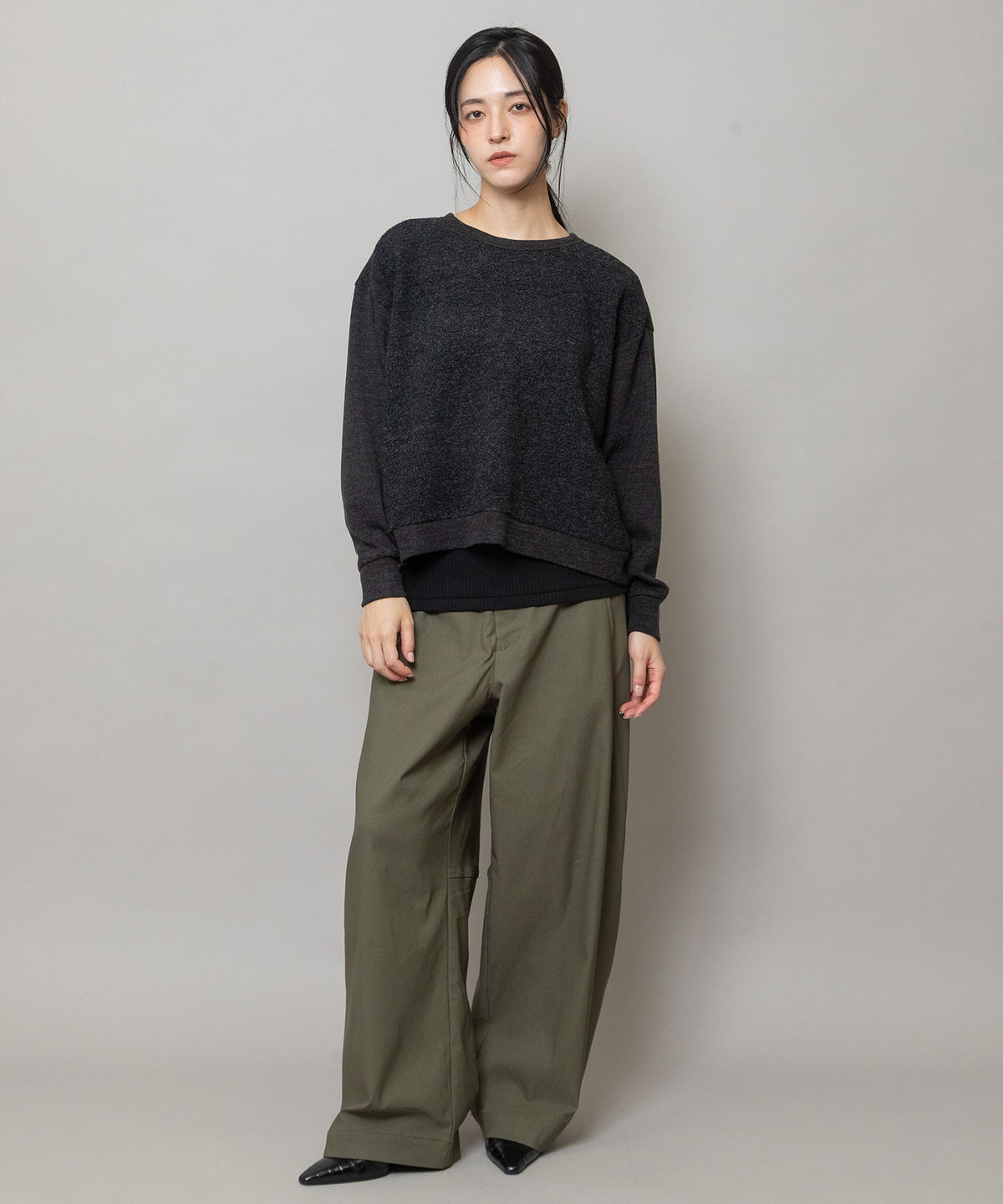 スムースニット×シープパイル バックスリットプルオーバー